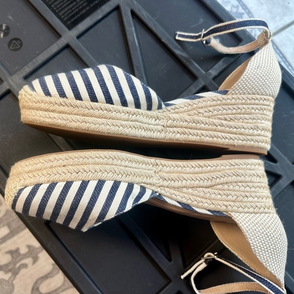 J. Jill Cecil Blue and White Espadrille Wedges Nautical Style Size 10 - Picture 4 of 7